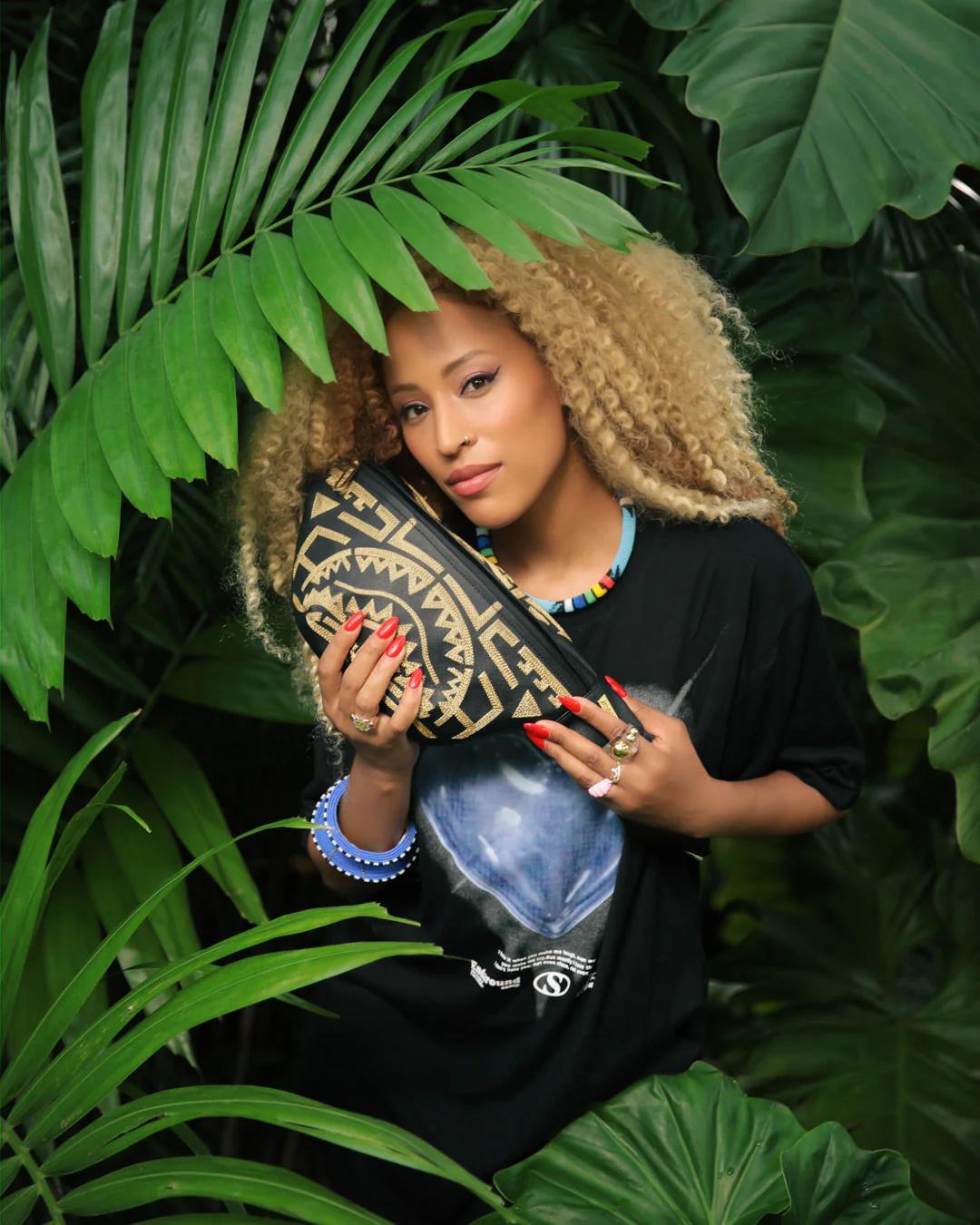 Sprayground Signature | A.I.8 AFRICAN INTELLIGENCE PATH TO THE FUTURE II SAVVY CROSSBODY