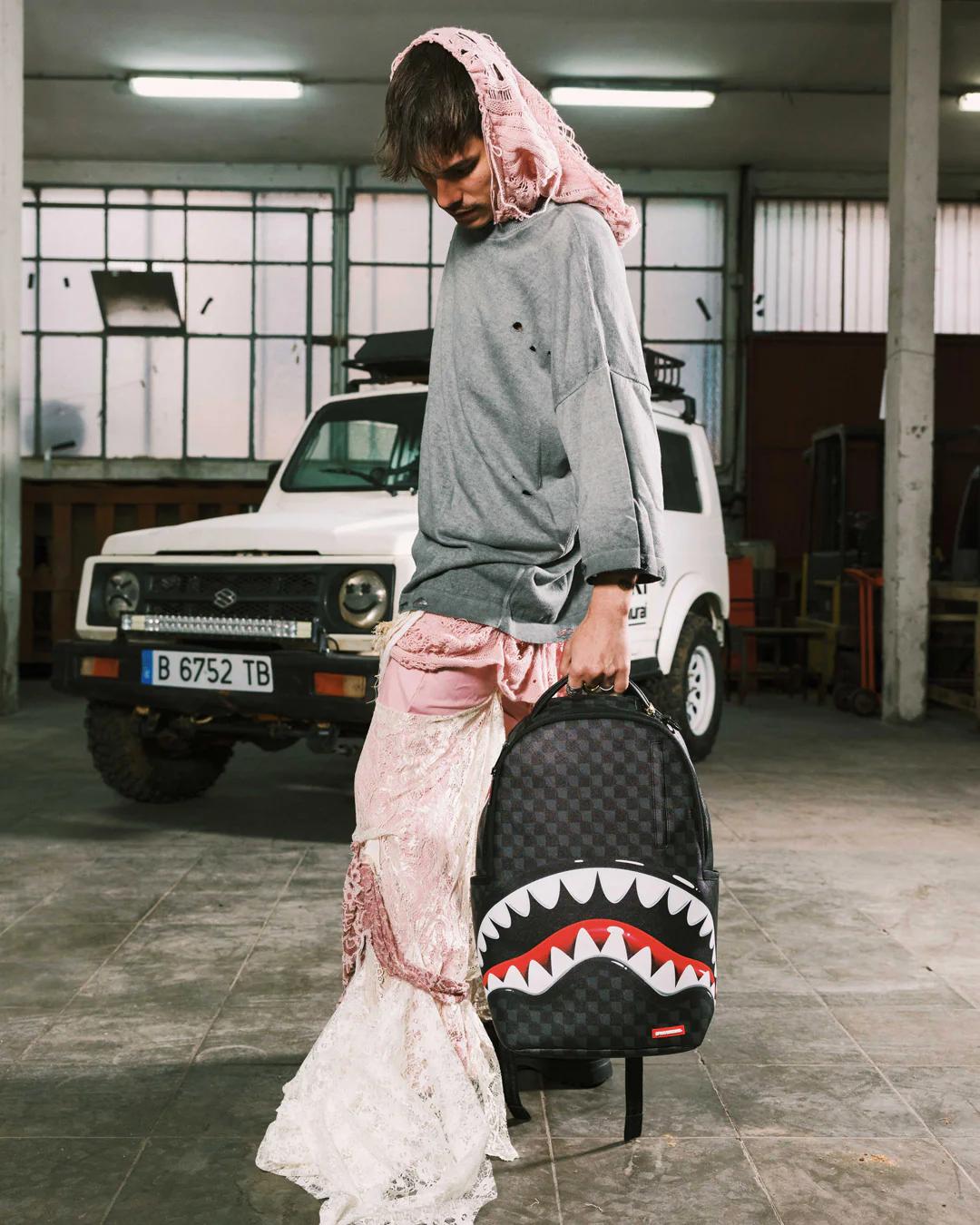 Sprayground Essential | SHARKS IN PARIS HYPER PUFF BACKPACK