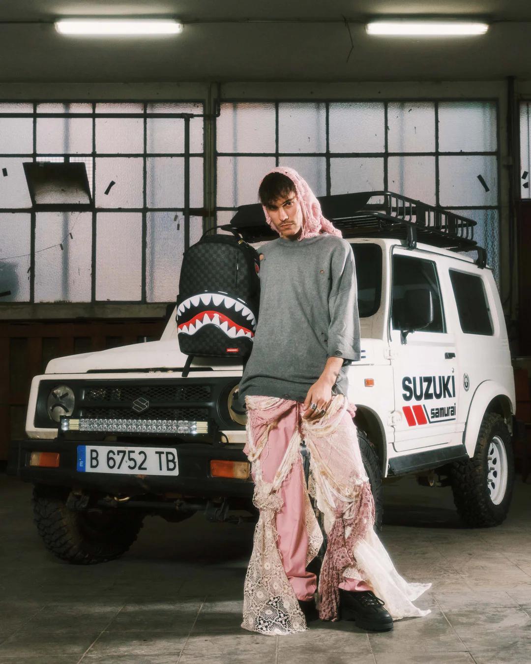 Sprayground Essential | SHARKS IN PARIS HYPER PUFF BACKPACK