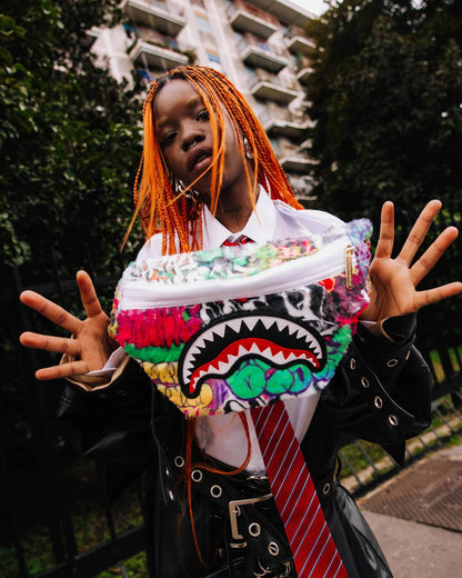 Sprayground Exclusive | LE MONDE DES GRAFFITIS SAVVY CROSSBODY