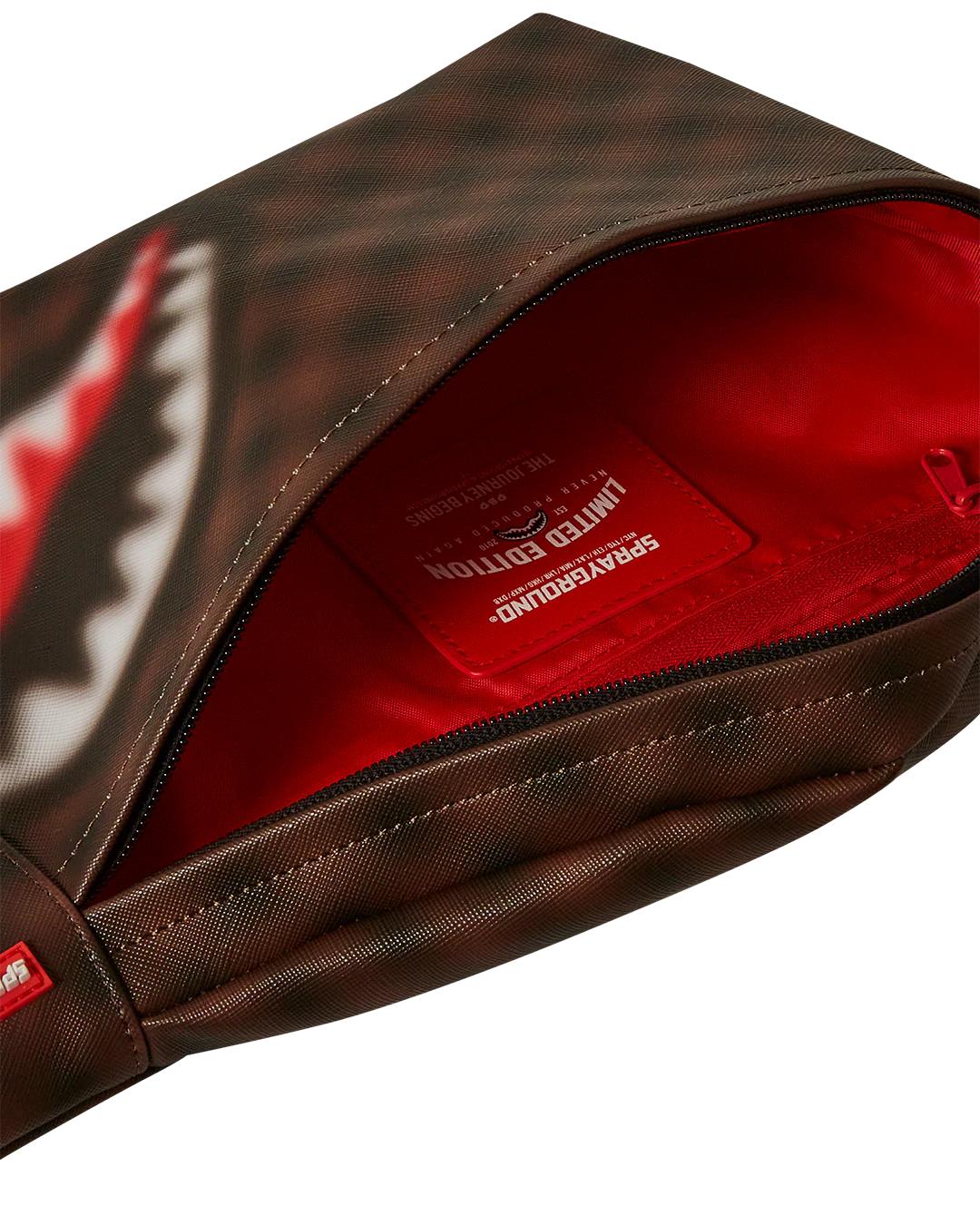Sprayground Best Seller | SHARKS IN PARIS BLUR EFFECT SAVVY CROSSBODY