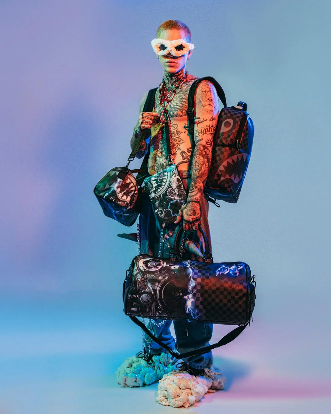 Sprayground Signature | THE UNDERCURRENT CROSS-OVER CLUTCH