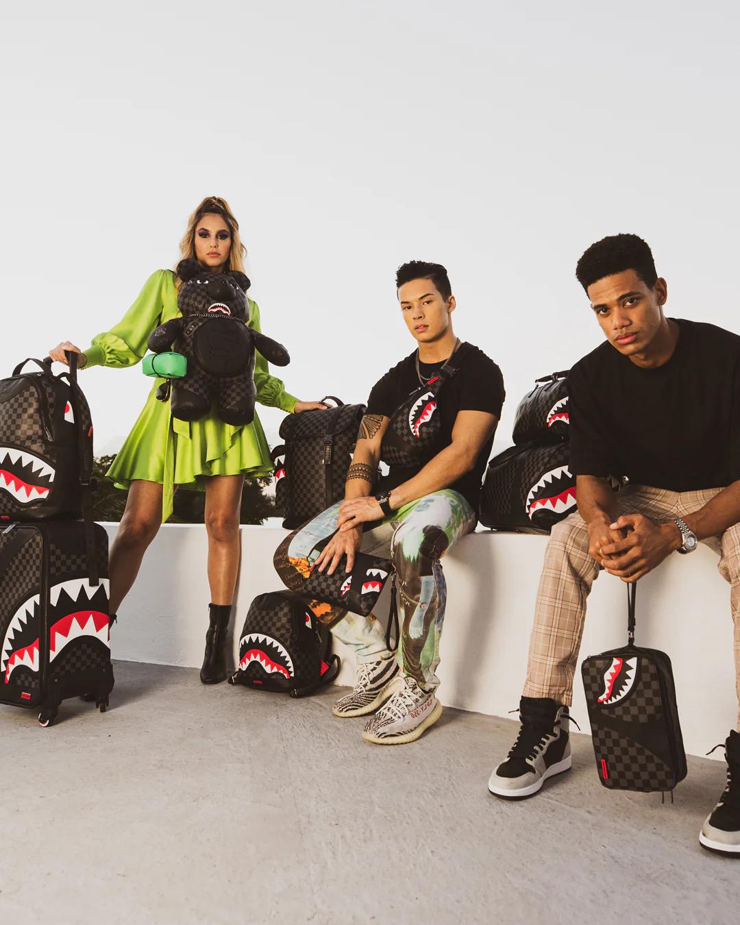 Sprayground Recommended | HENNY AIIR TO THE THRONE CROSSOVER CLUTCH