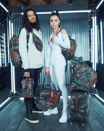 Sprayground Exclusive | THE PARADOXX SHARK CROSSOVER CLUTCH