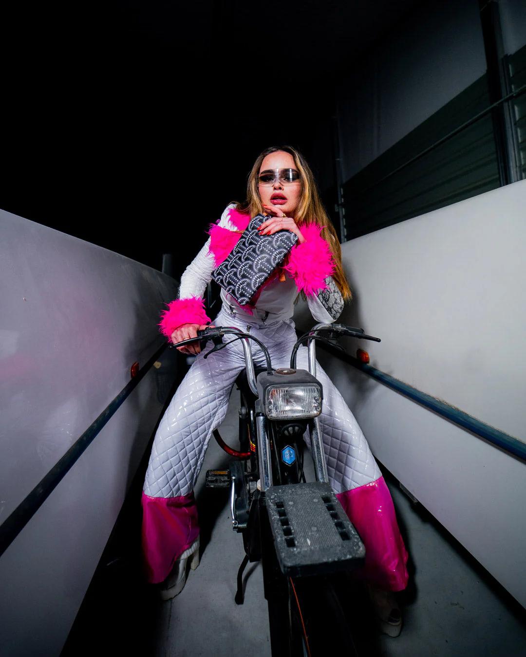 Sprayground Featured | ILLUCHAINS CROSSOVER CLUTCH