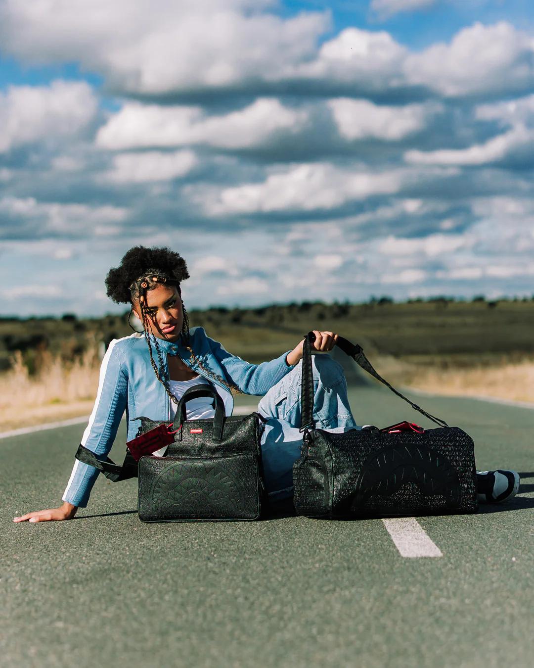 Sprayground Essential | HYPERDIMENSIONAL DUFFLE