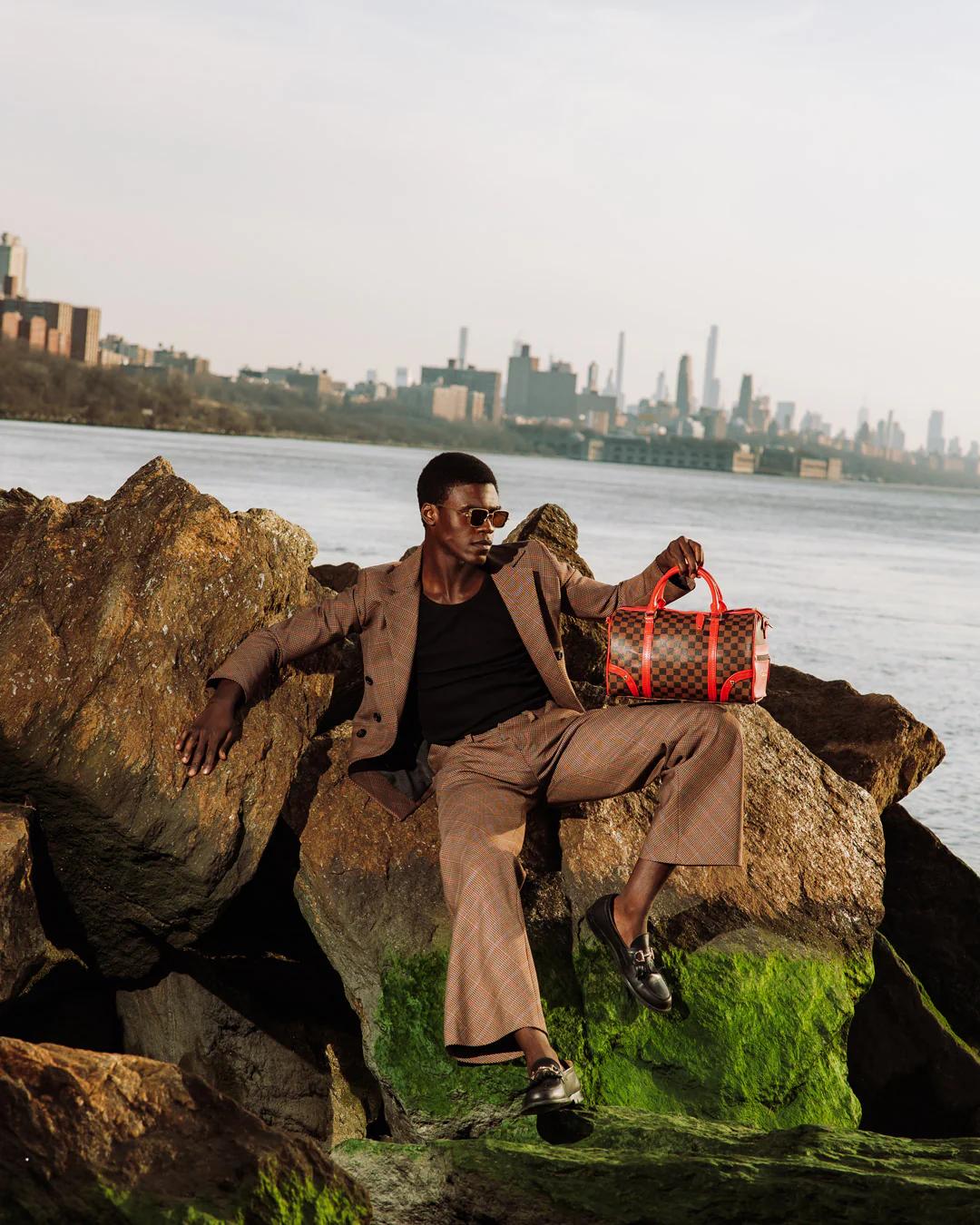 Sprayground Signature | TAKEOVER THE THRONE MINI DUFFLE