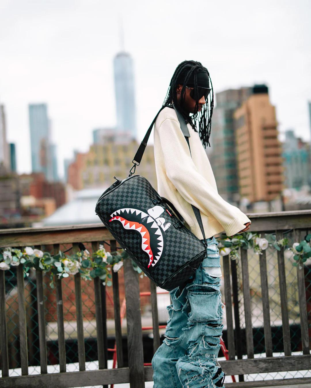 Sprayground Popular | SNOOPY DAY OFF DUFFLE
