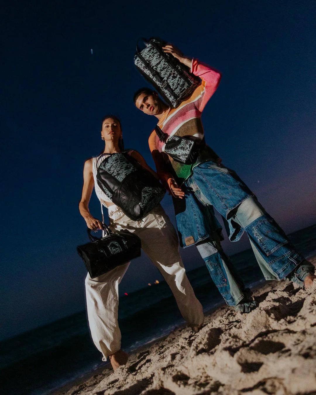 Sprayground Classic | A.M.P.M PYRAMID MINI DUFFLE
