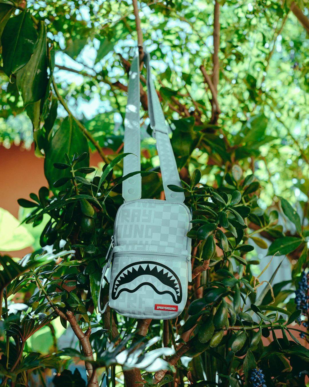 Sprayground Signature | SPLIT THE CHECK (PEARL) SLING