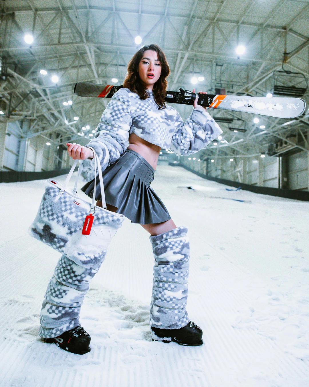 Sprayground New | 3AM PLUSH SWISS ALPS TOTE