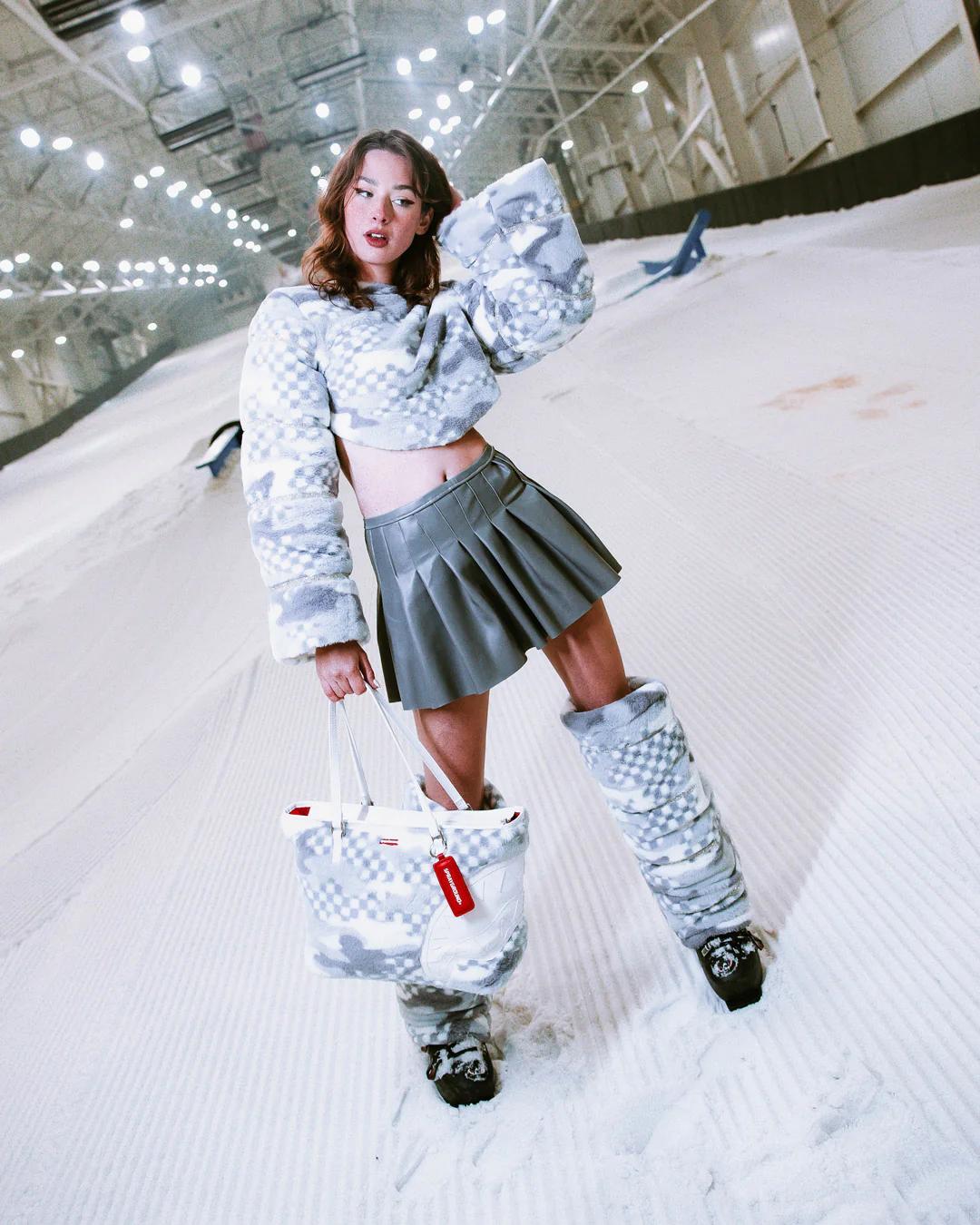 Sprayground New | 3AM PLUSH SWISS ALPS TOTE