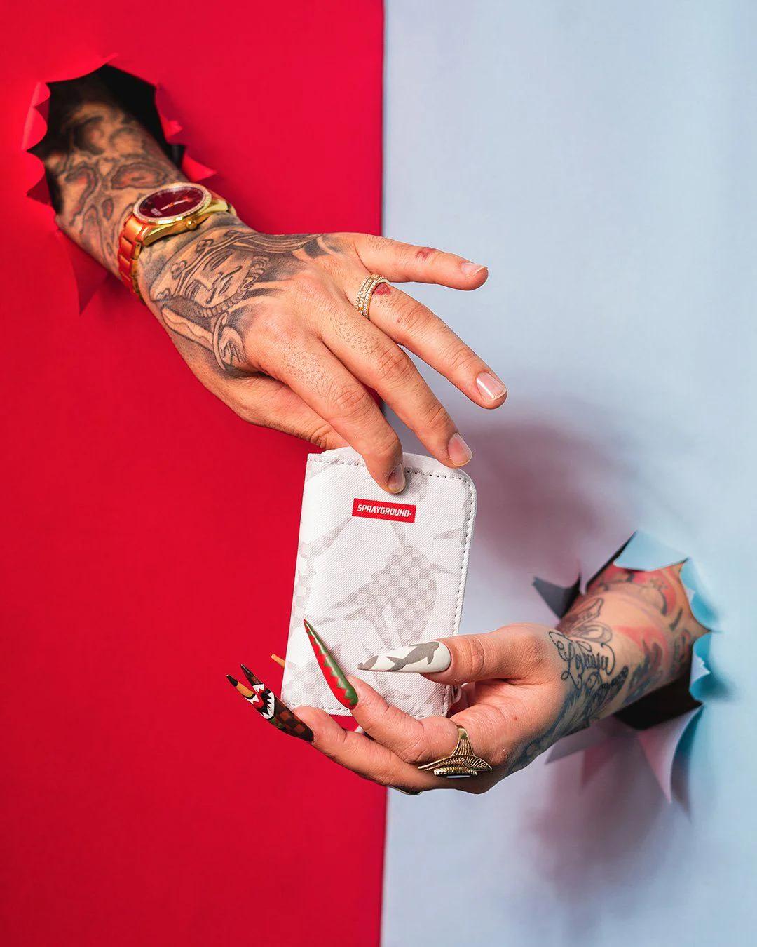 Sprayground Essential | SHARK CHECK (WHITE) WALLET