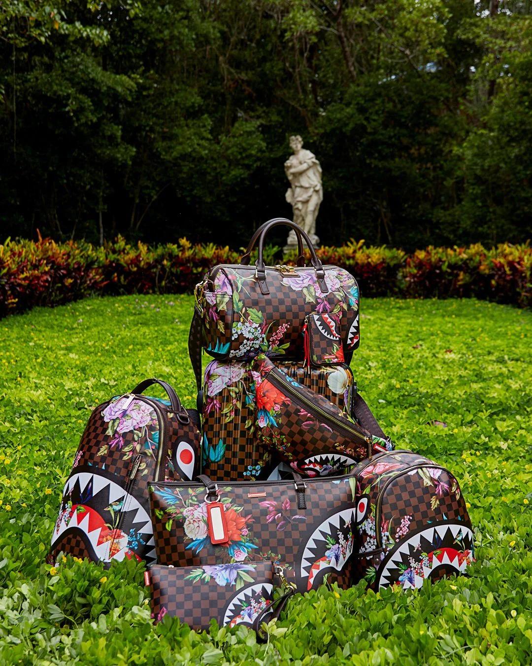 Sprayground Signature | GARDEN OF SHARKS SHARKNAUTICS HARDSHELL CARRY-ON LUGGAGE