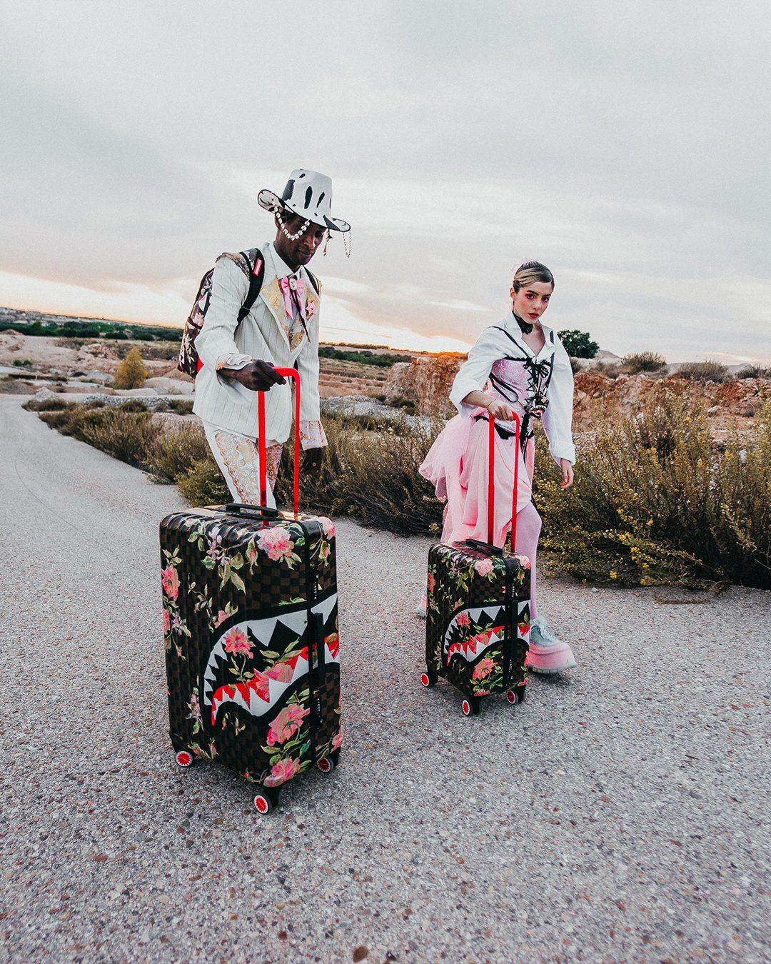 Sprayground New | SHARKFLOWER 21.5” CARRY-ON SHARKNAUTICS LUGGAGE
