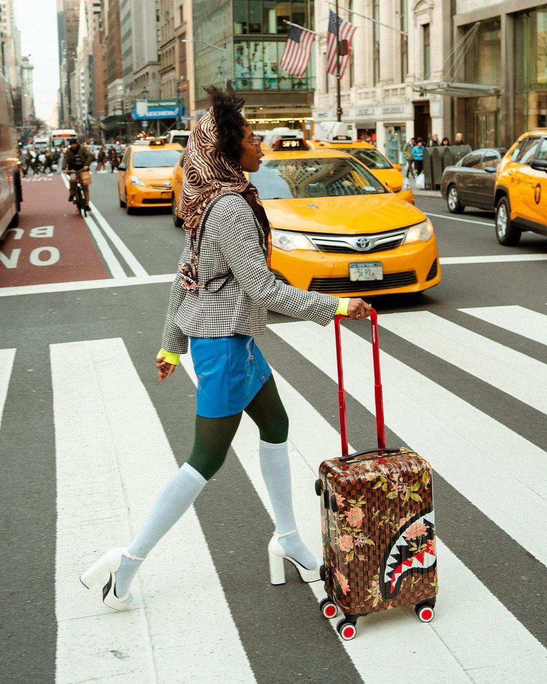Sprayground New | SHARKFLOWER 21.5” CARRY-ON SHARKNAUTICS LUGGAGE