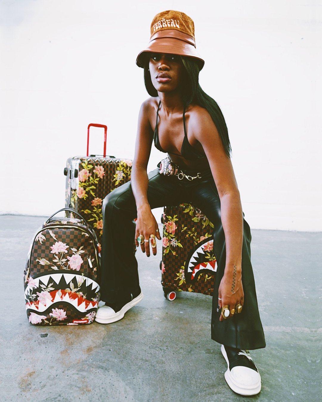 Sprayground New | SHARKFLOWER 21.5” CARRY-ON SHARKNAUTICS LUGGAGE