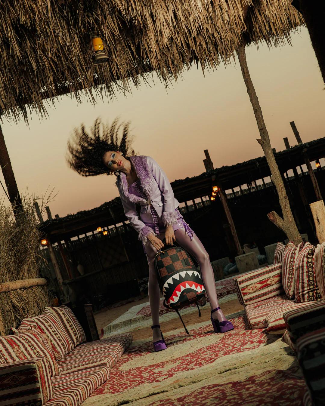 Sprayground Essential | THAT BIG CHECK SHARK BACKPACK