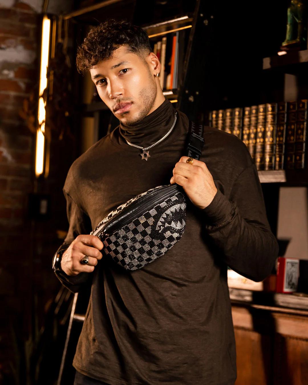 Sprayground Popular | LIGHT YEARS AHEAD SAVVY CROSSBODY
