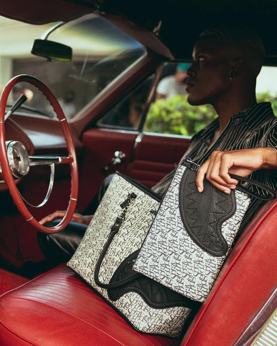 Sprayground Premium | SG ALL DAY CROSSOVER CLUTCH