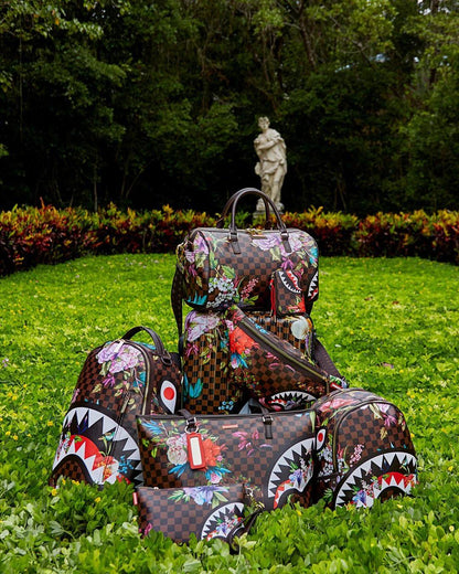 Sprayground New | GARDEN OF SHARKS CROSSOVER CLUTCH