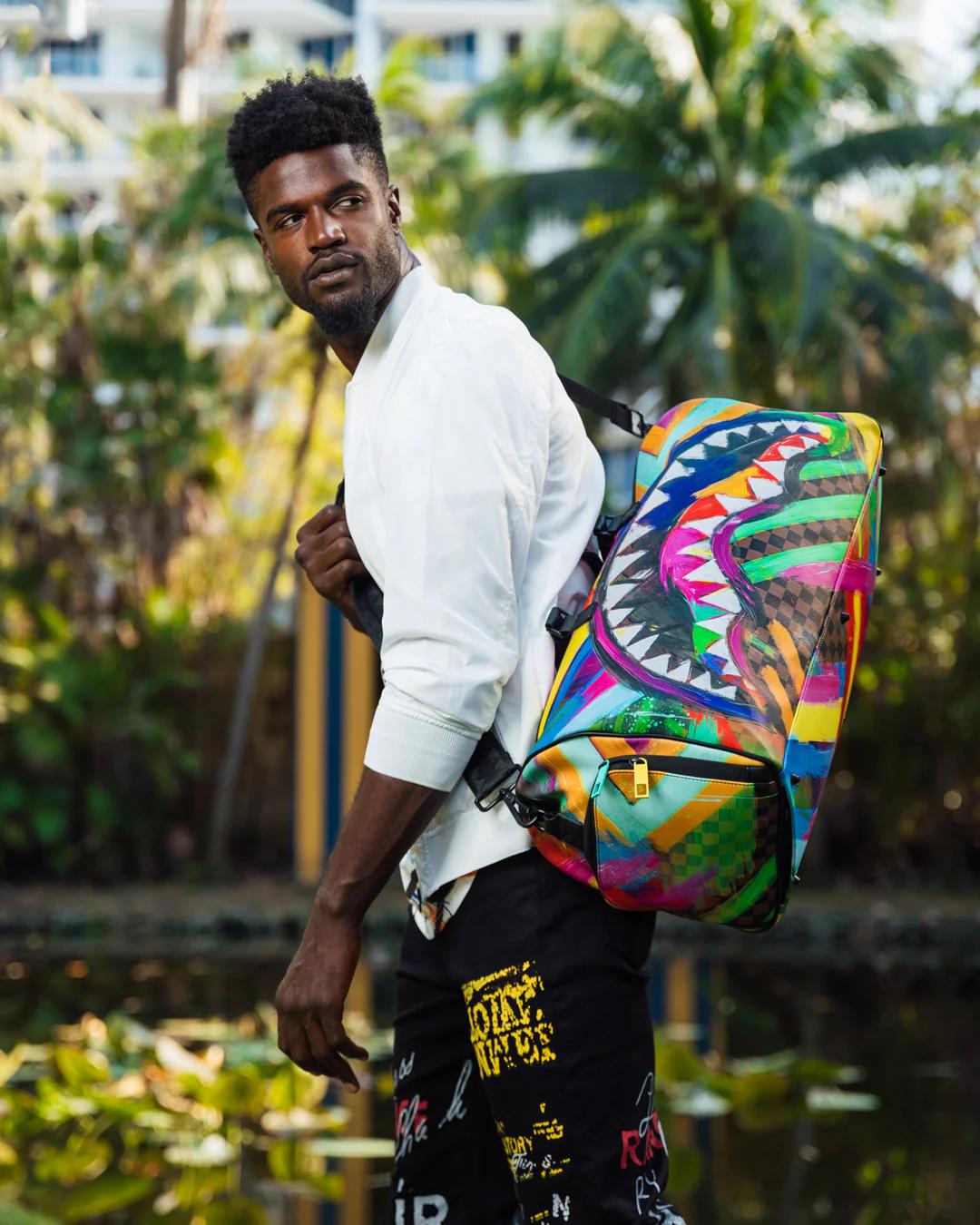 Sprayground Signature | SHARKS IN PARIS CITY STREAKS DUFFLE