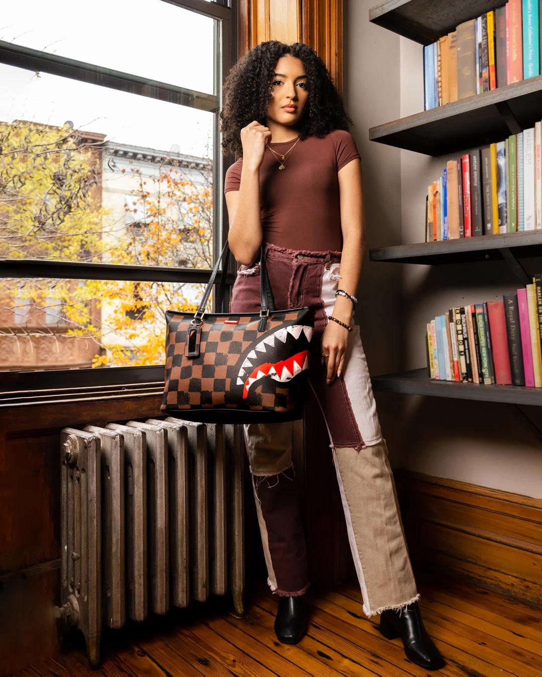Sprayground Best Seller | SHARKS IN PARIS VANQUISH TOTE