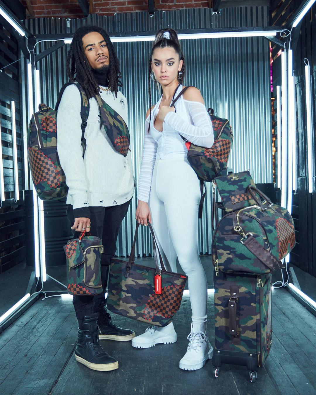 Sprayground Trending | THE PARADOXX SHARK SAVVY CROSSBODY