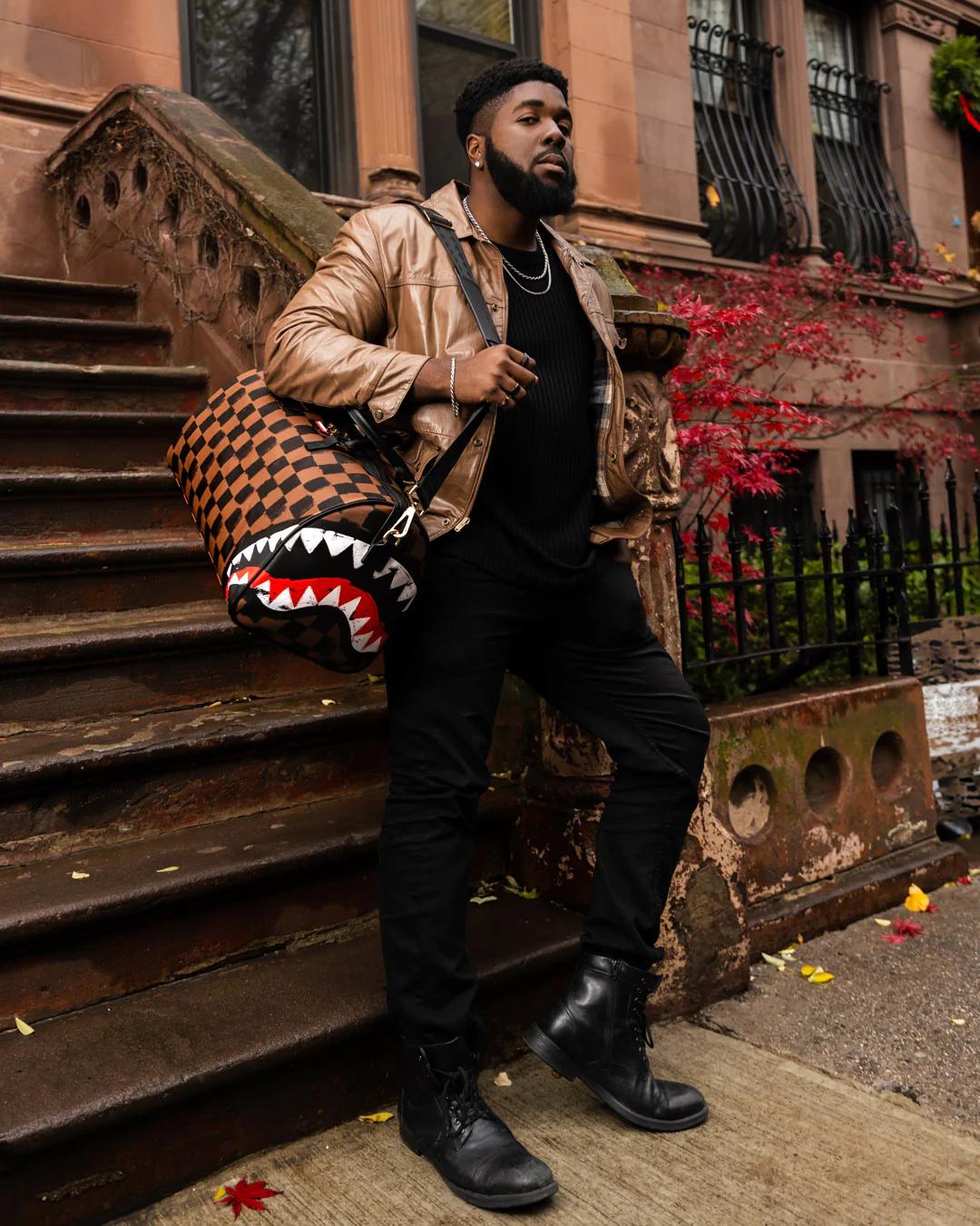 Sprayground Signature | SHARKS IN PARIS VANQUISH DUFFLE