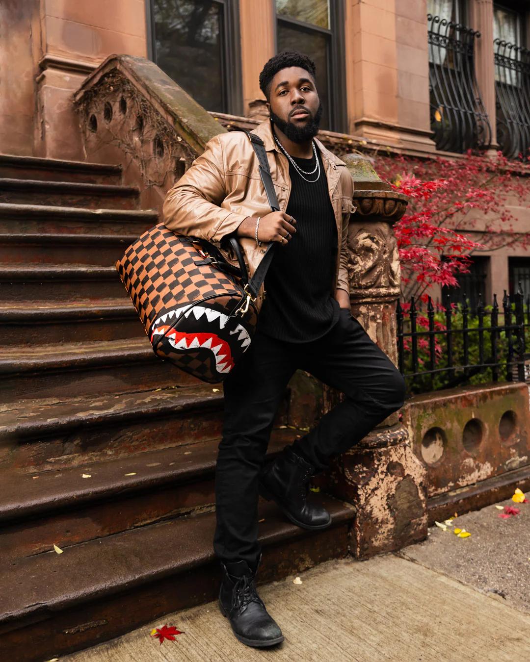 Sprayground Signature | SHARKS IN PARIS VANQUISH DUFFLE