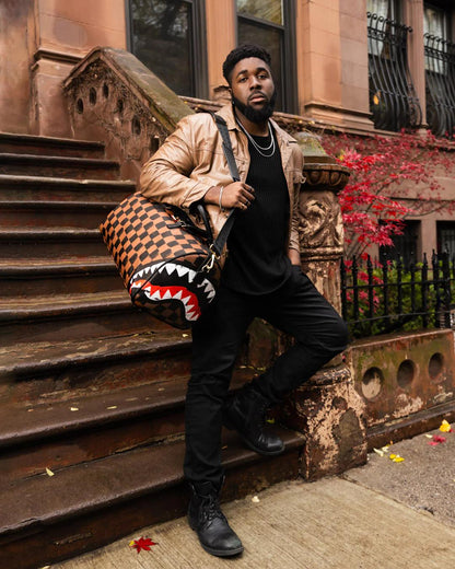 Sprayground Signature | SHARKS IN PARIS VANQUISH DUFFLE