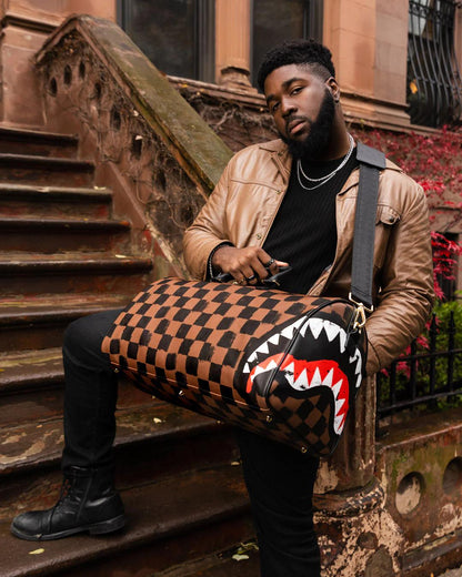 Sprayground Signature | SHARKS IN PARIS VANQUISH DUFFLE