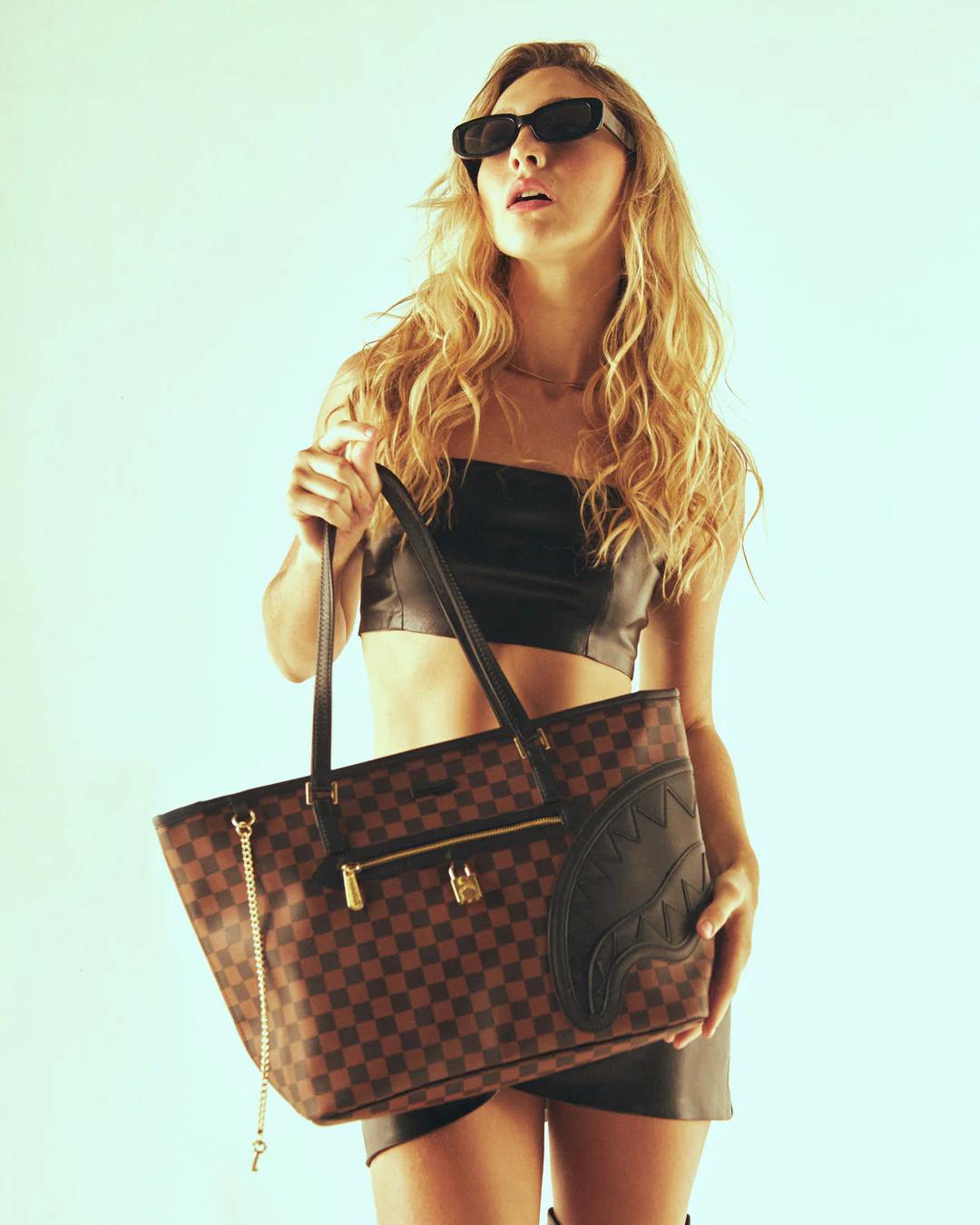 Sprayground Essential | HENNY LOCK SHARKS IN PARIS TOTE