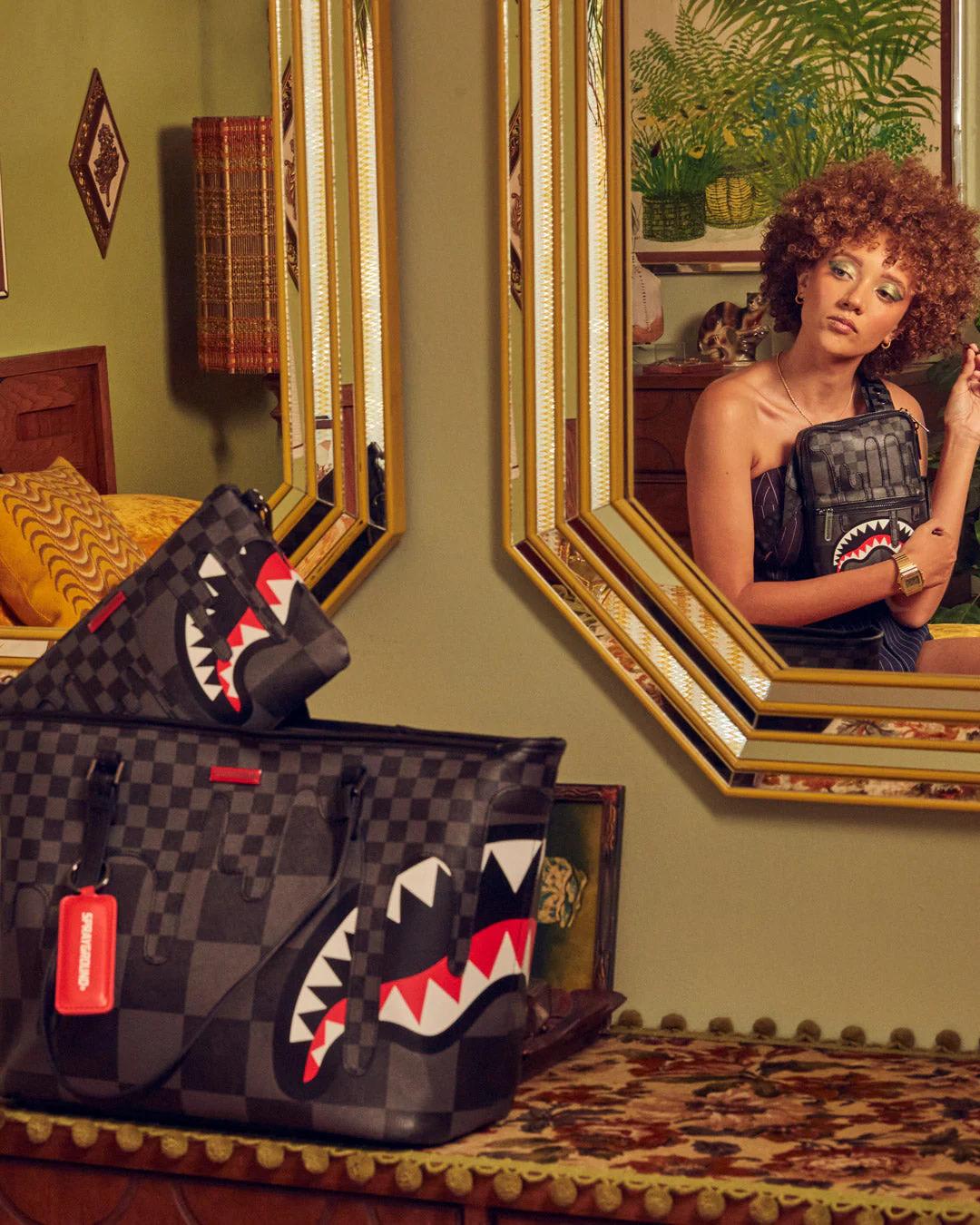 Sprayground Signature | XTC GREY SHARKS IN PARIS TOTE