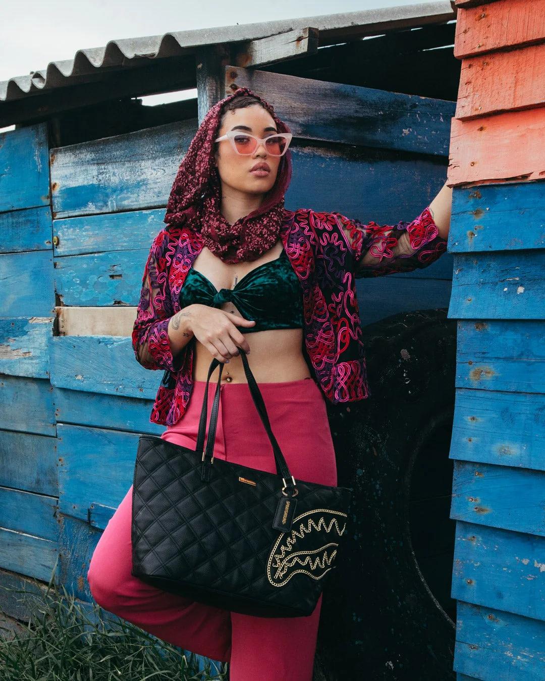 Sprayground Premium | NOIR QUILT GOLD CHAIN SHARK TOTE