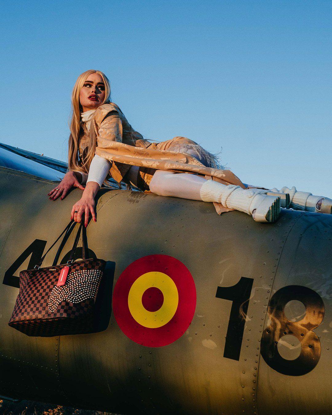 Sprayground Featured | SHARKS IN PARIS POLARIS TOTE