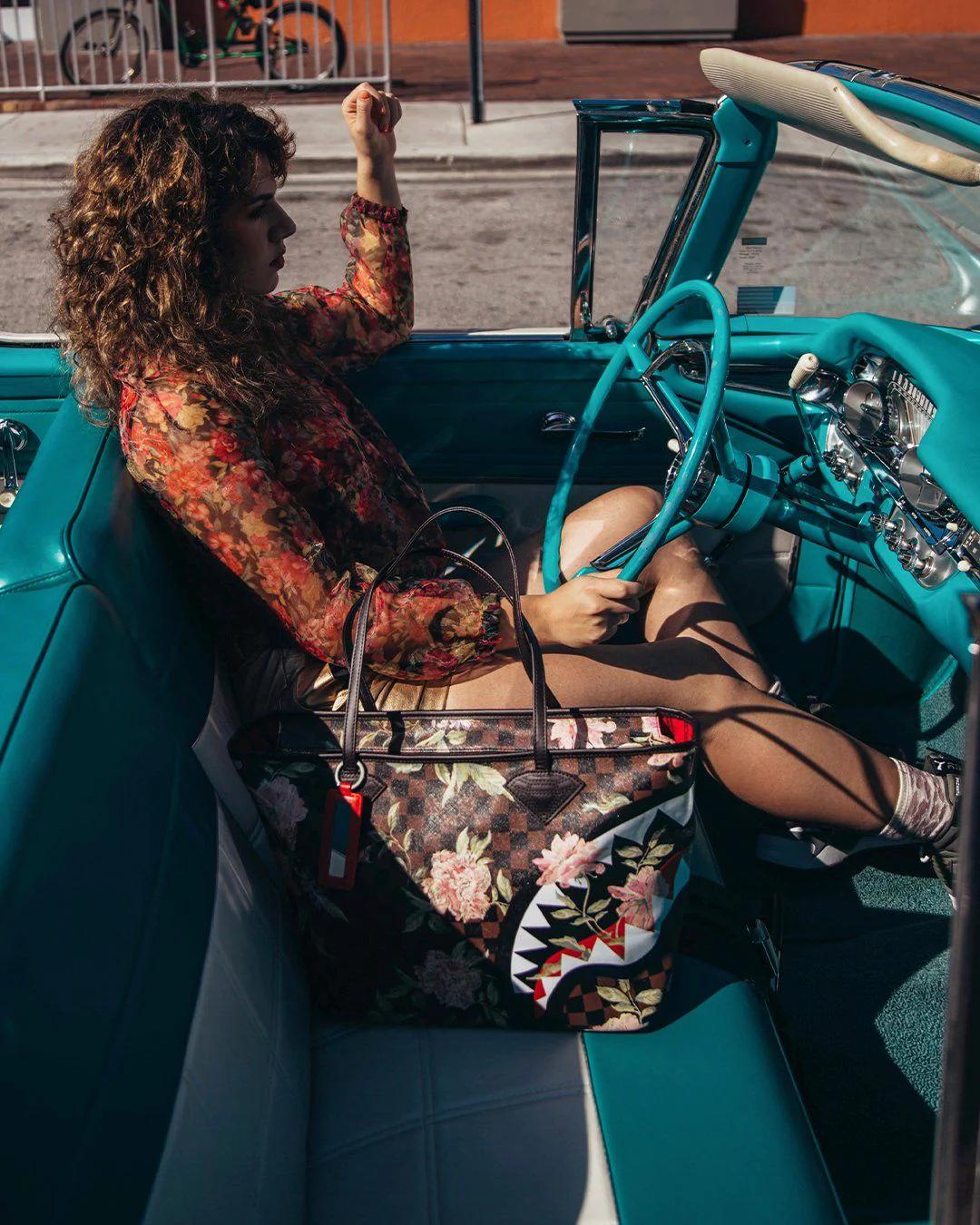 Sprayground Exclusive | SHARKFLOWER TOTE