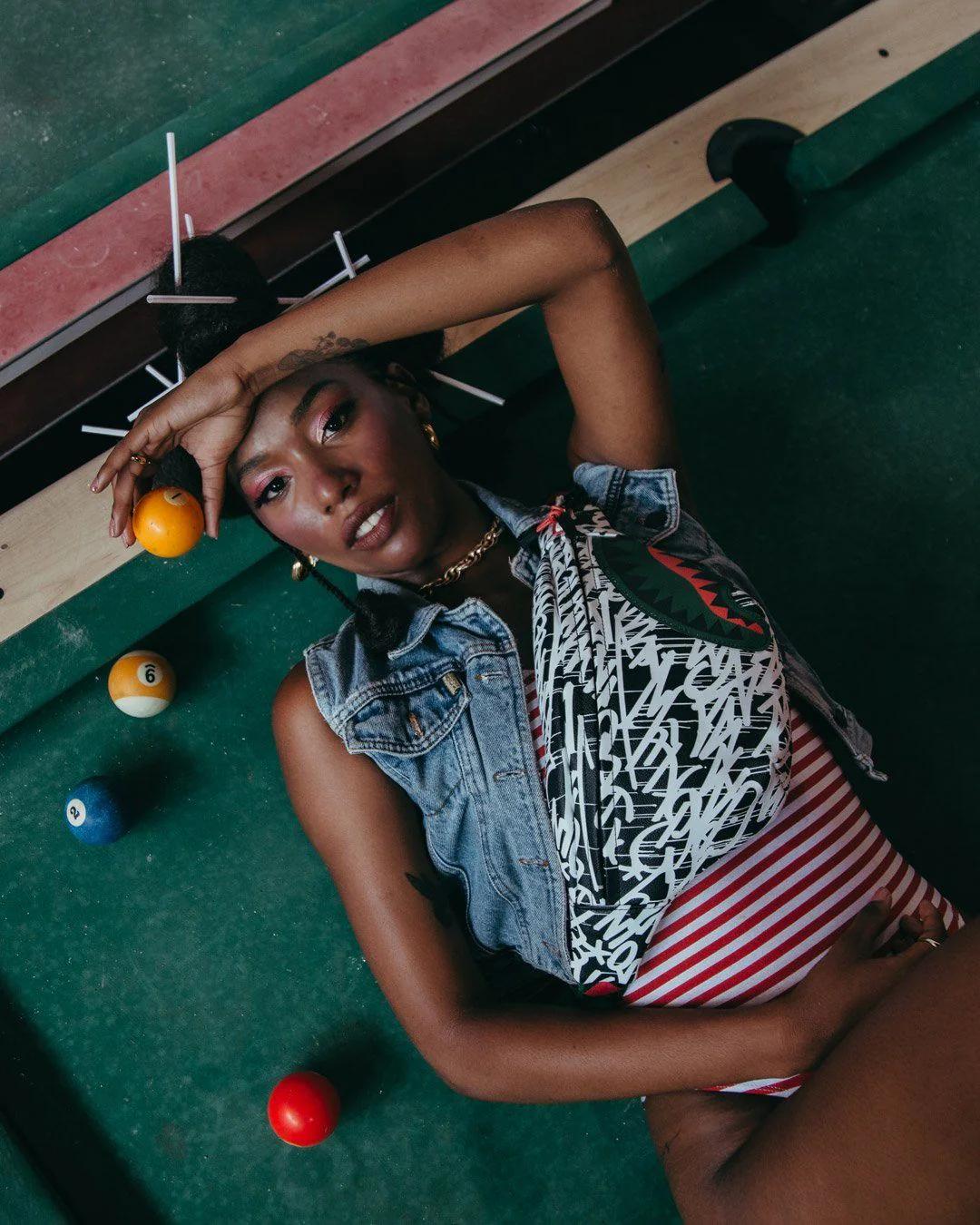 Sprayground Classic | NIGHT NIGHT SAVVY CROSSBODY