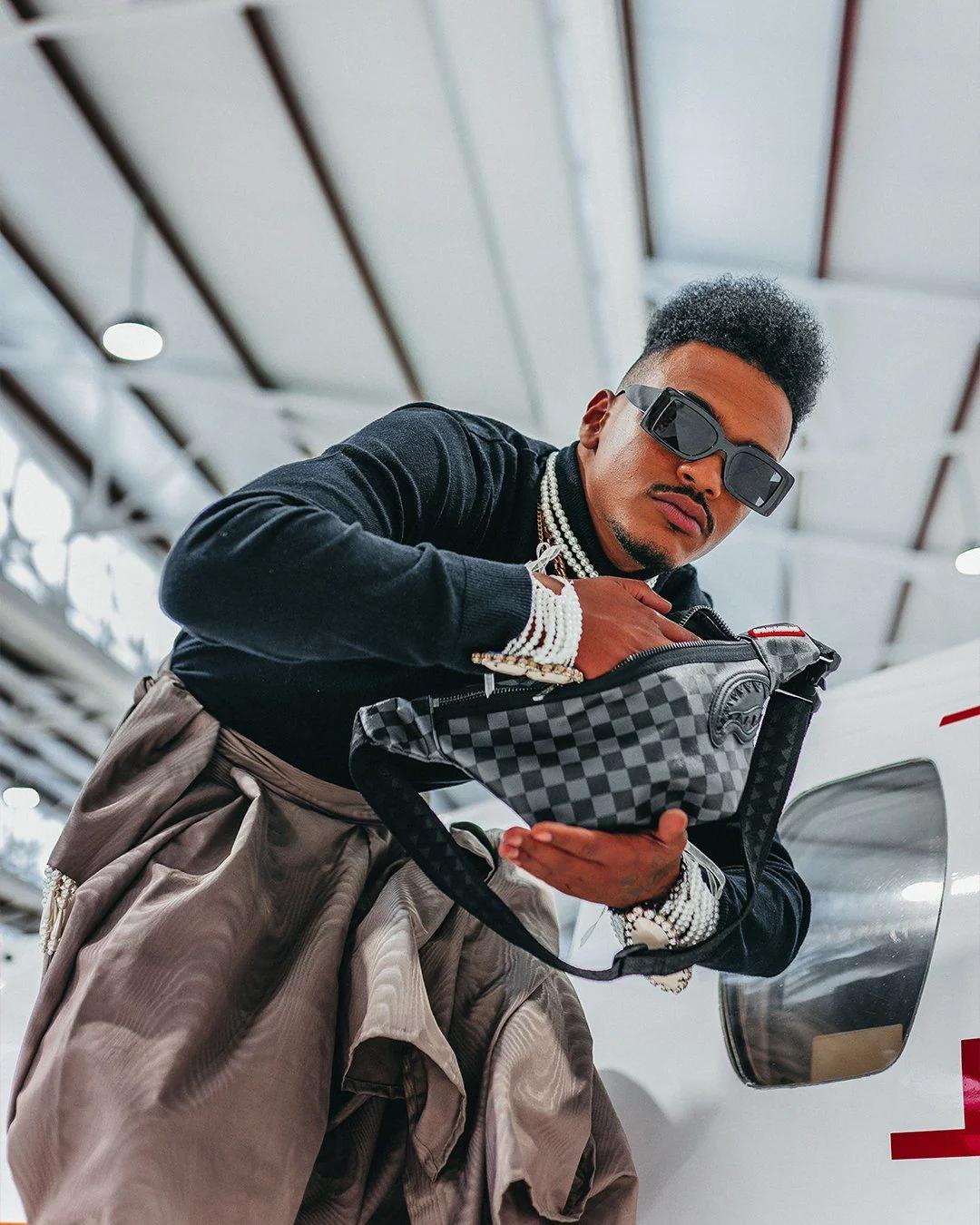 Sprayground Exclusive | HENNY BLACK SAVVY CROSSBODY