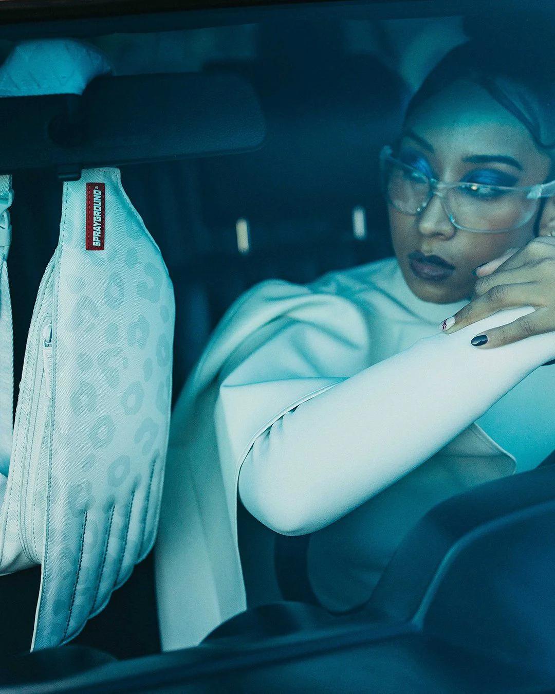 Sprayground Exclusive | THE WINGS TO THE FUTURE CROSSWING