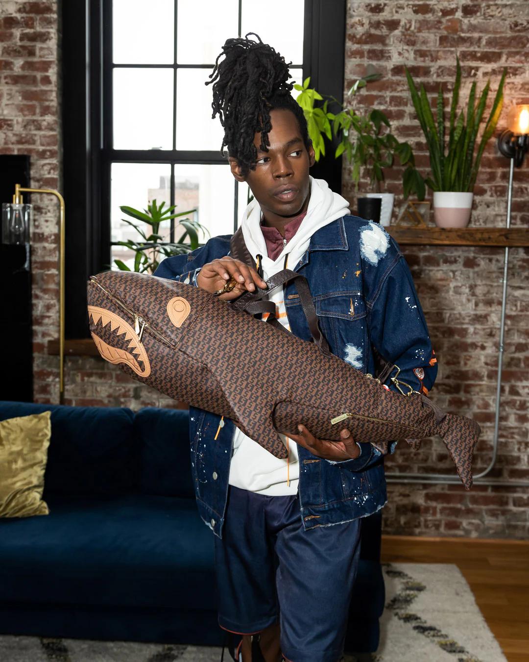 Sprayground Signature | SHARKFINITY SHARK SHAPE DUFFLE