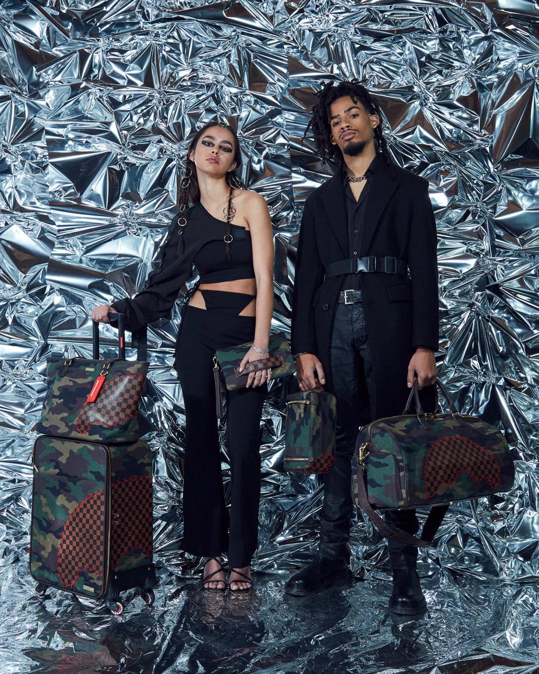 Sprayground Popular | THE PARADOXX SHARK DUFFLE