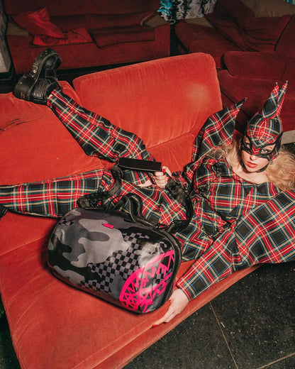 Sprayground Recommended | 3AM PINK DRIP TUBE DUFFLE