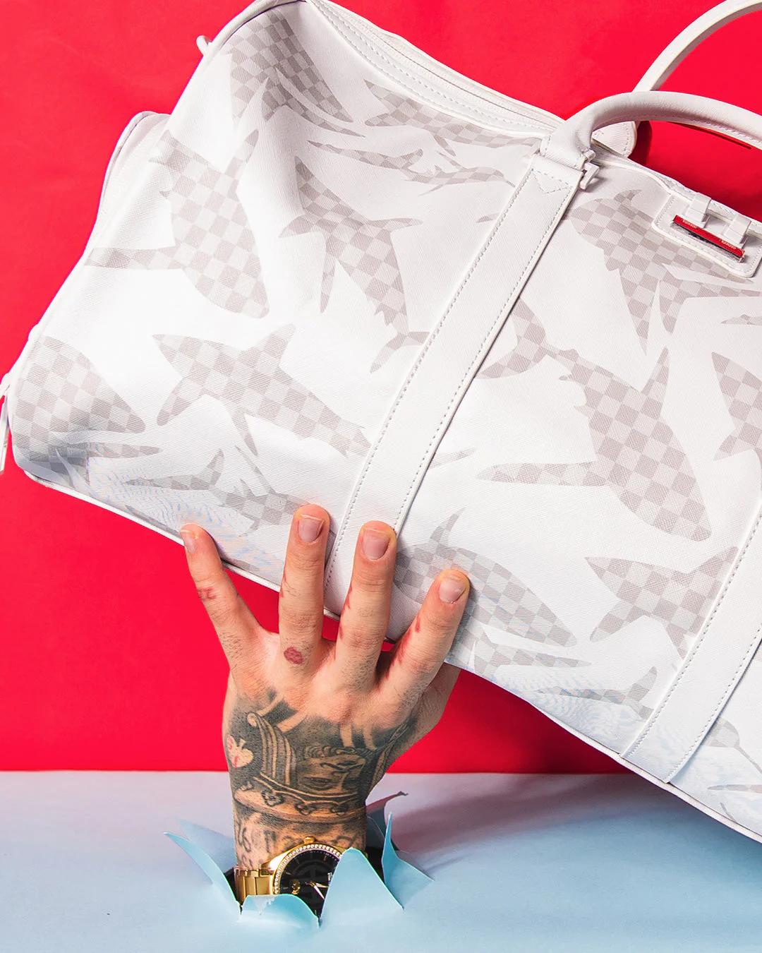 Sprayground Classic | SHARK CHECK (WHITE) DUFFLE