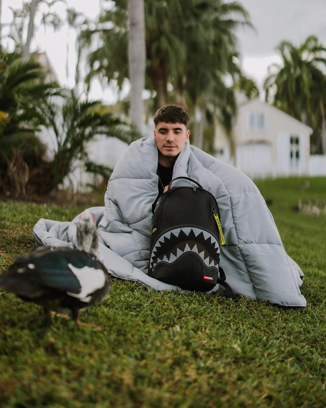 Sprayground Popular | SHARK CENTRAL PARACHUTE DLX SATIN BACKPACK