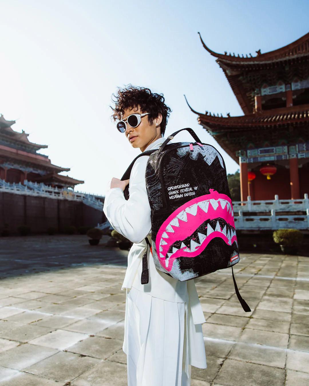 Sprayground Classic | SHARK CENTRAL ACRYLIC ART DLX COTTON BACKPACK