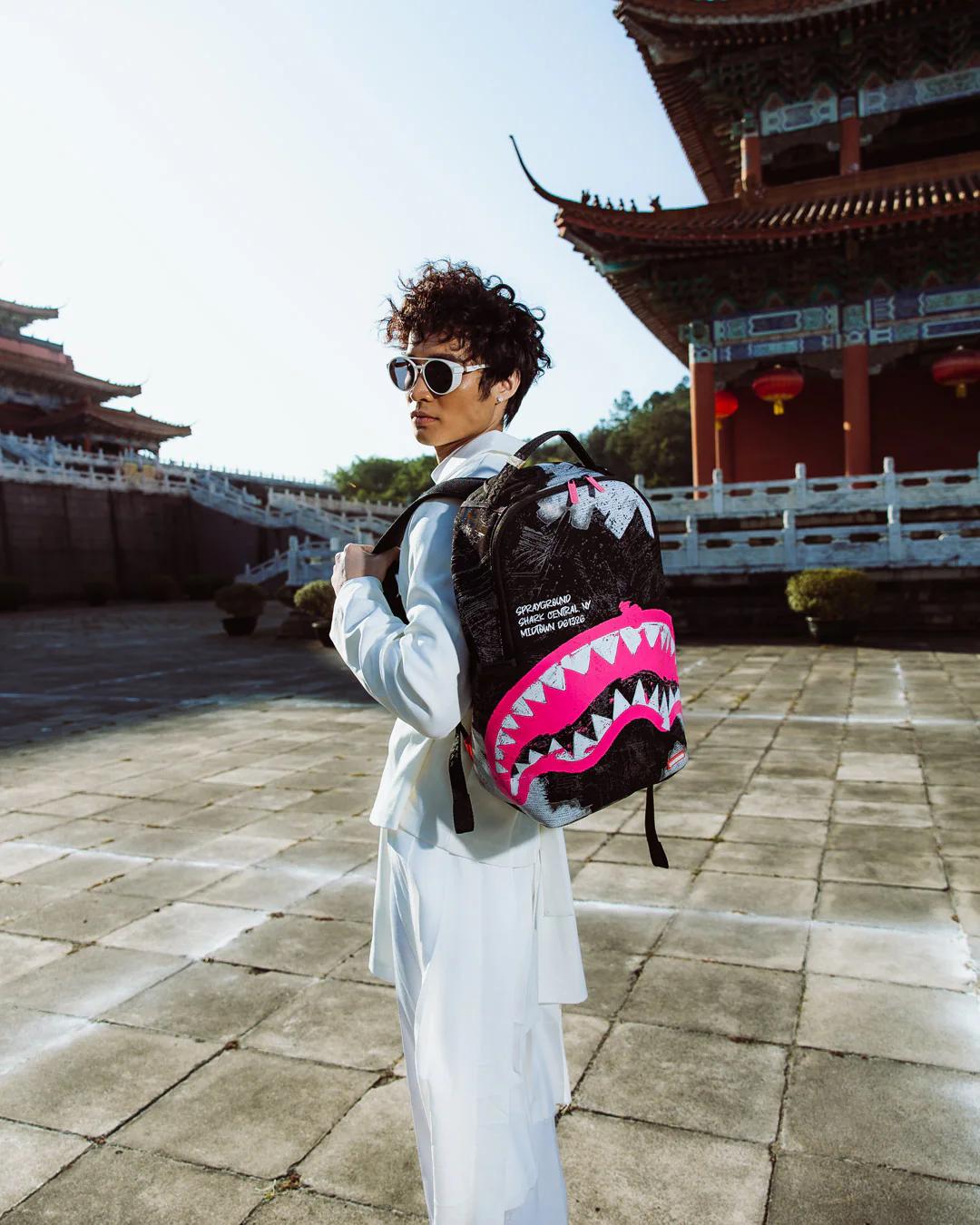 Sprayground Classic | SHARK CENTRAL ACRYLIC ART DLX COTTON BACKPACK