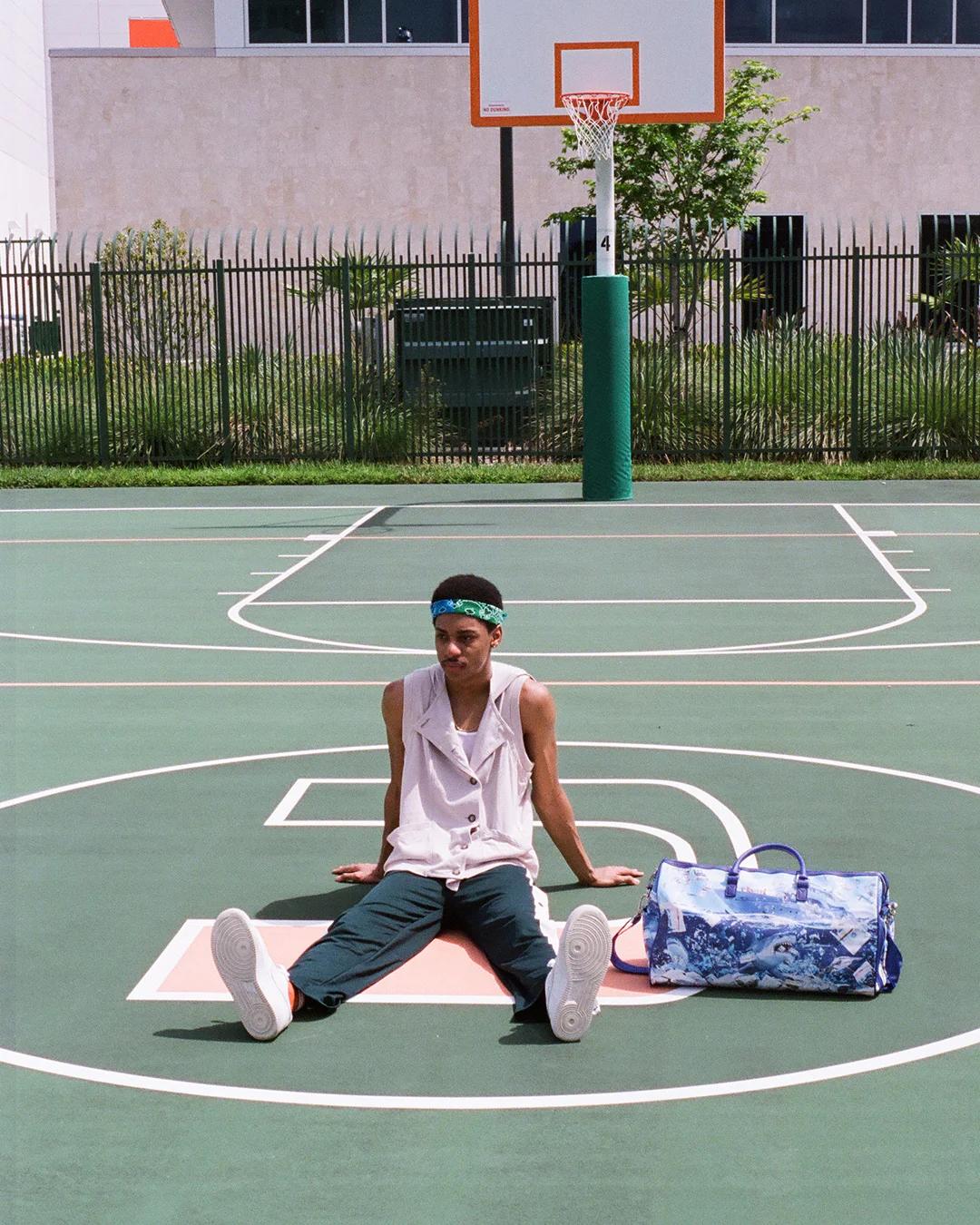 Sprayground Featured | THE SHARK PARTY DUFFLE